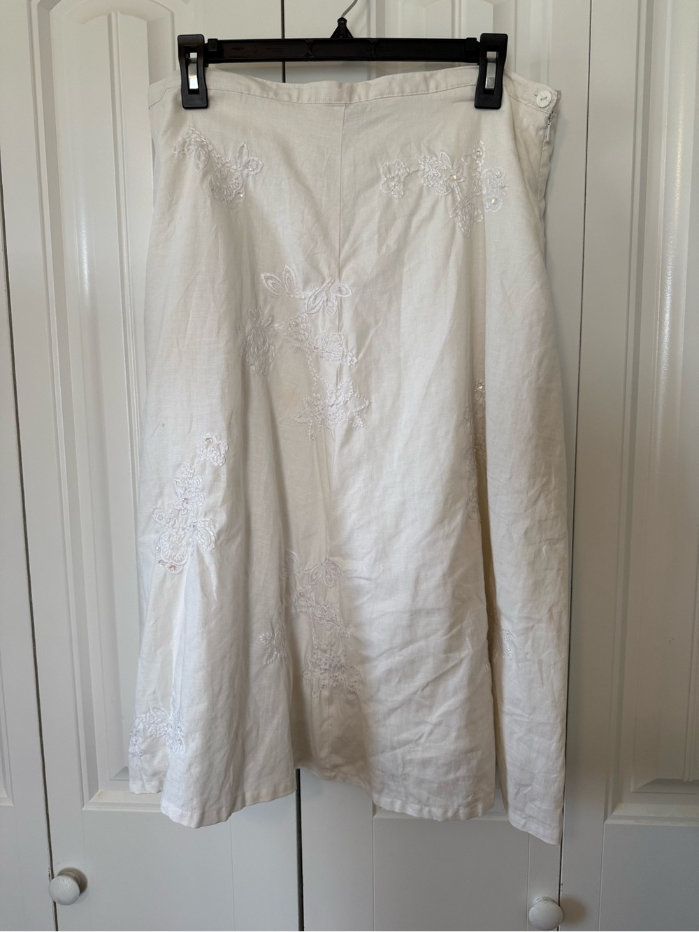 Women's White Embroidered A-Line Skirt
